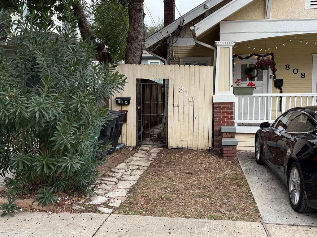 Photo of 808 Colquitt Street #A, Houston, TX 77006 (MLS # 8637112)