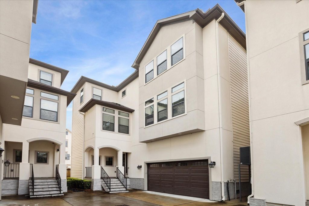 Photo of 1620 E 24th Street W #C, Houston, TX 77008 (MLS # 20719889)