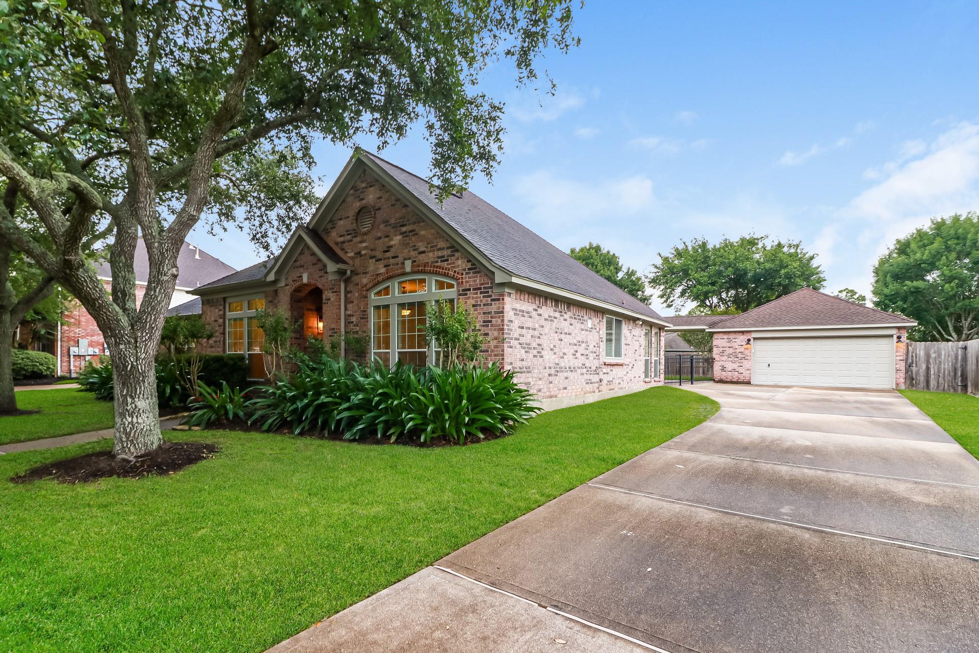 405 Meadow Bend Drive