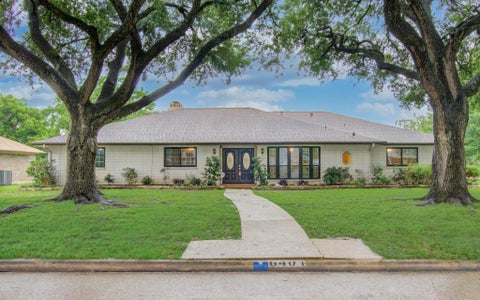 Photo of 6407 Burning Tree Drive, Houston, TX 77036 (MLS # 18599325)