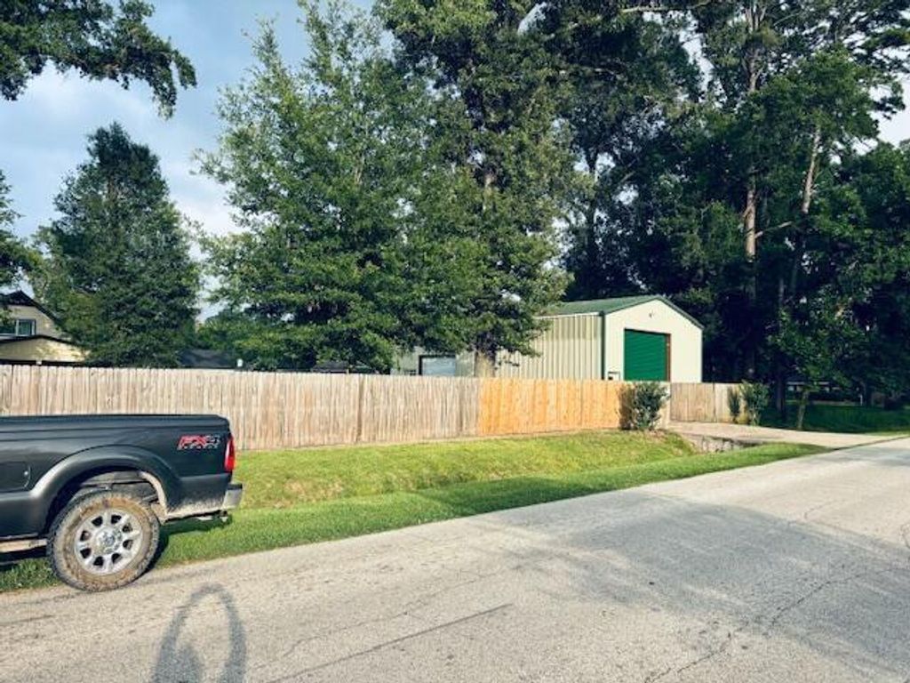Photo of 802 Fall Creek Drive, Huffman, TX 77336 (MLS # 46528956)