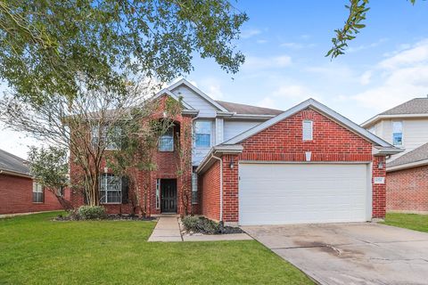 Photo of 16318 Autumn Leigh Drive, Houston, TX 77083 (MLS # 88018945)