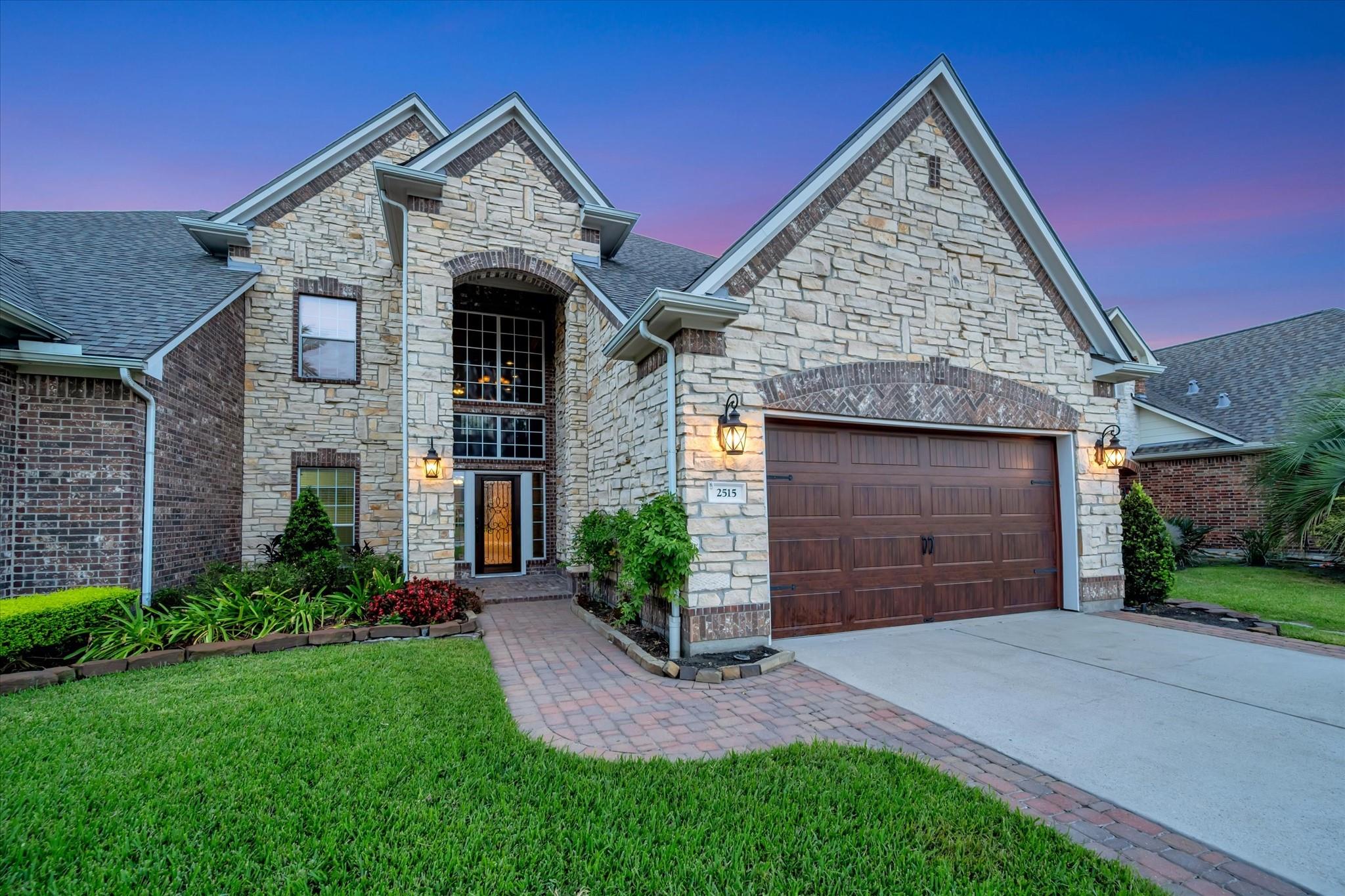 2515 Montclair Court