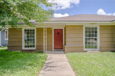 Photo of 711 E Sixth Street, Brenham, TX 77833 (MLS # 38270951)