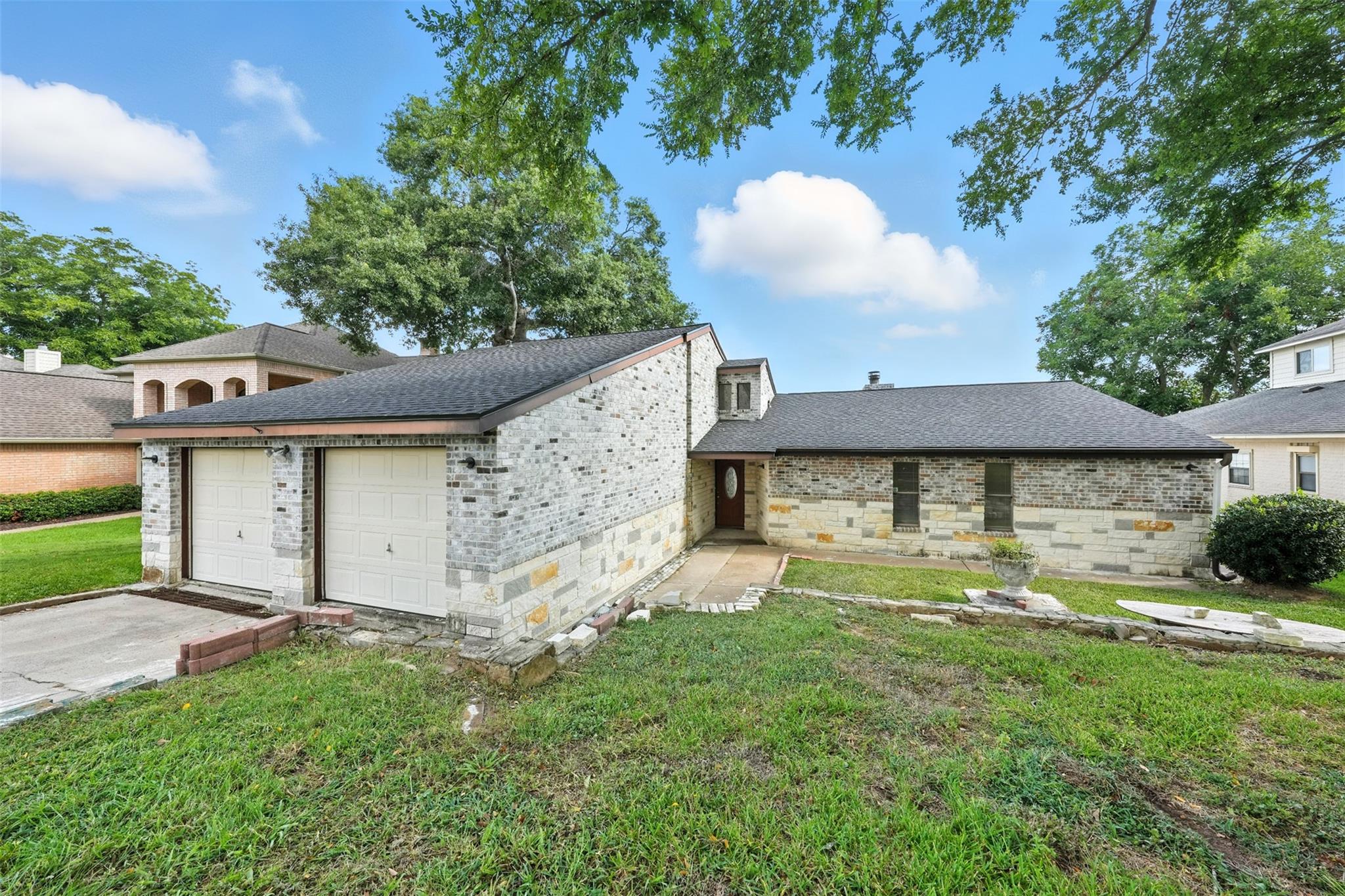 1046 Lake View Drive