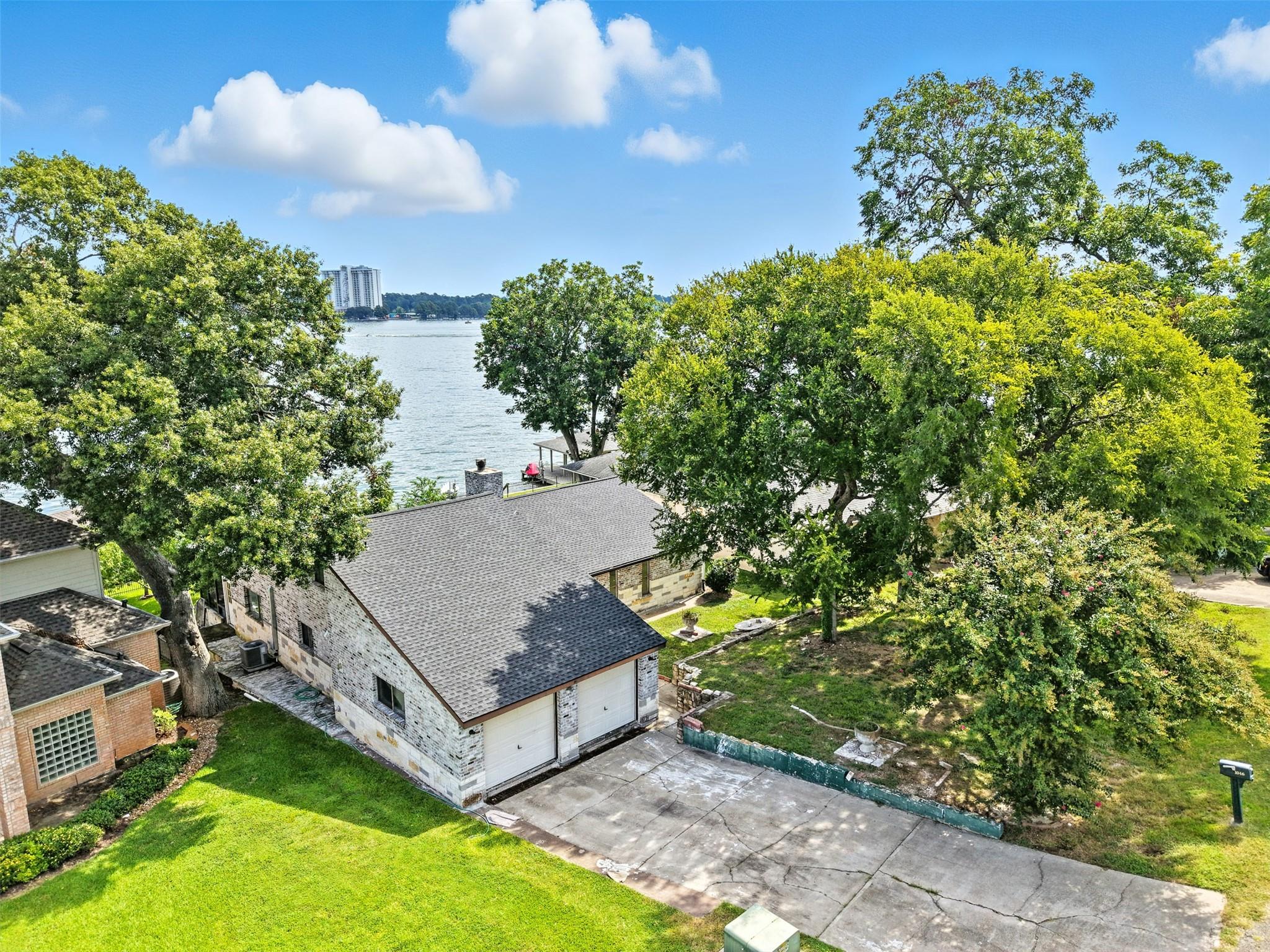 1046 Lake View Drive