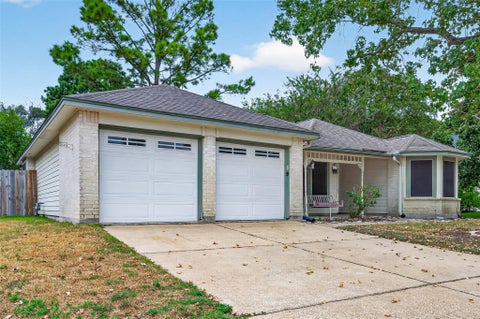Photo of 8607 Greenleaf Lake Drive, Houston, TX 77095 (MLS # 61346680)