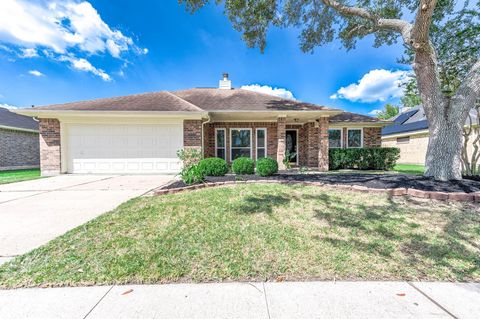 Photo of 2104 Westminister Street, Pearland, TX 77581 (MLS # 47410705)