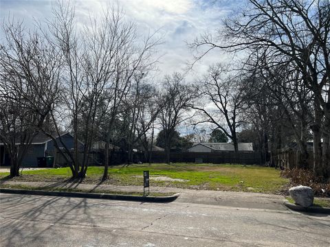 Photo of 5905 Beechnut Street, Houston, TX 77074 (MLS # 39501891)