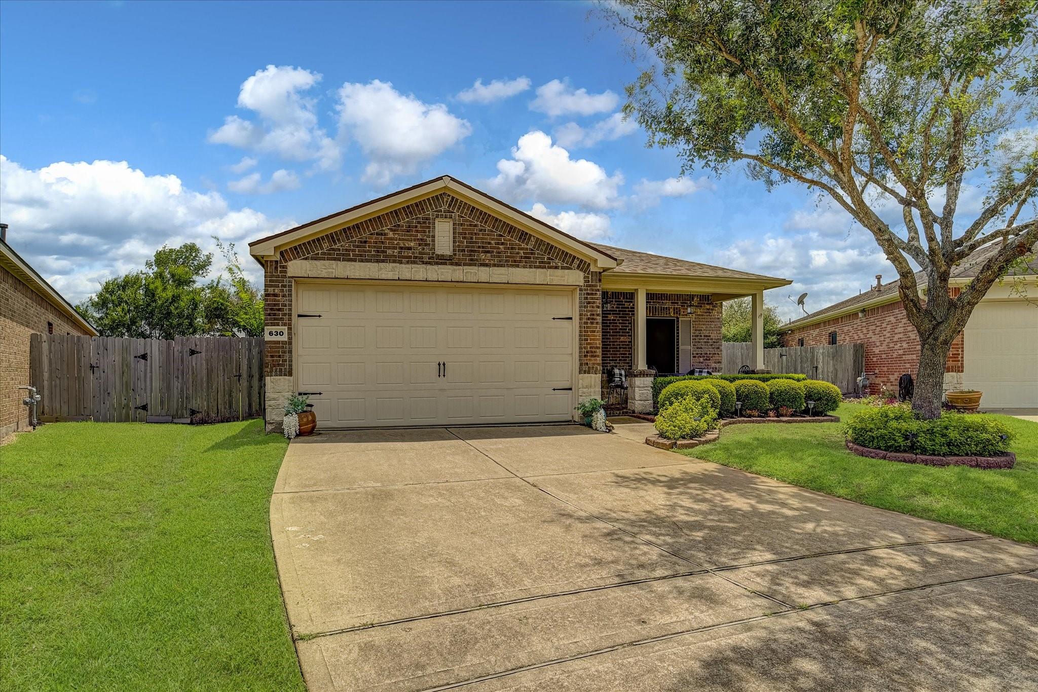 630 W Newport Bend