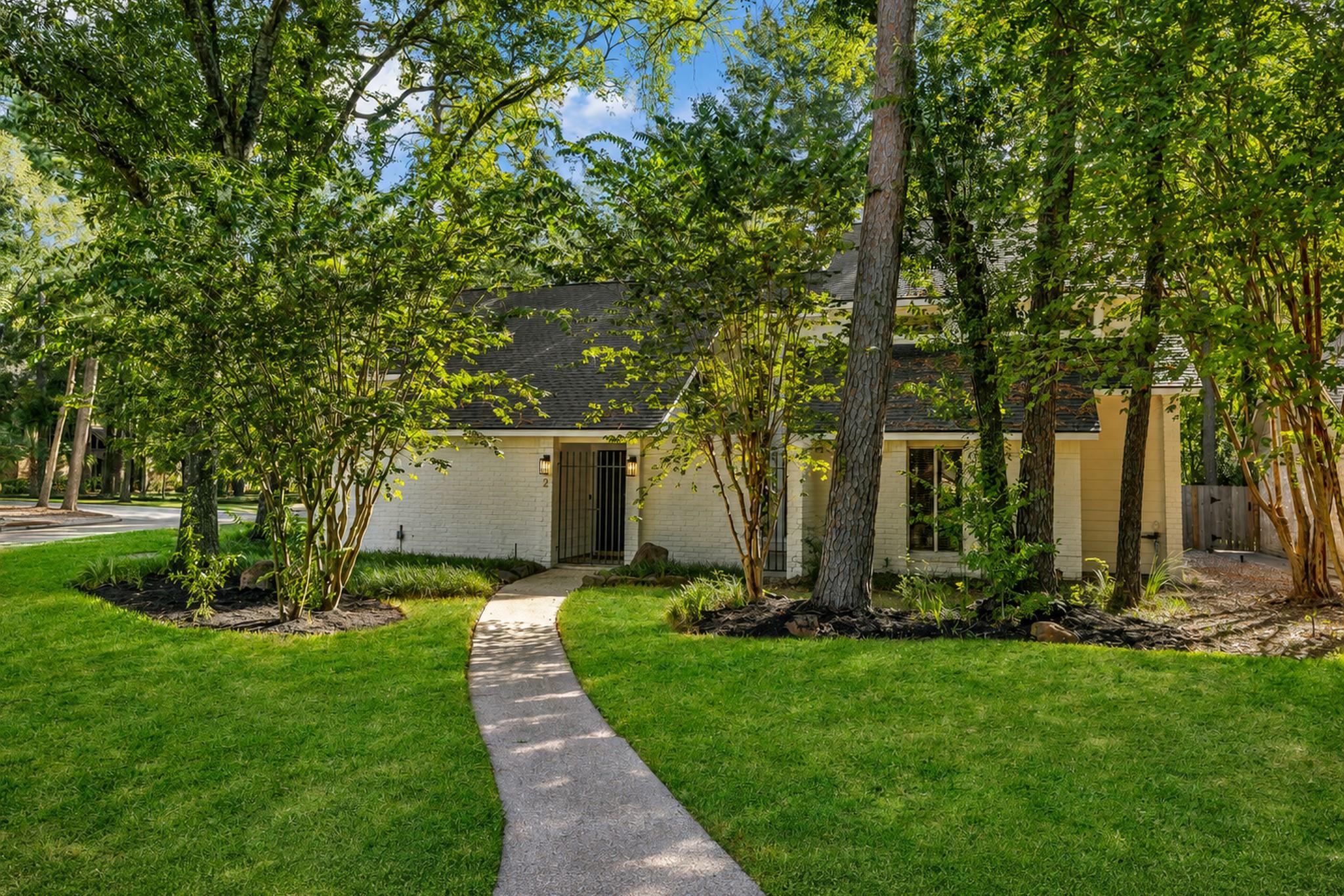 2 Muskmallow Court
