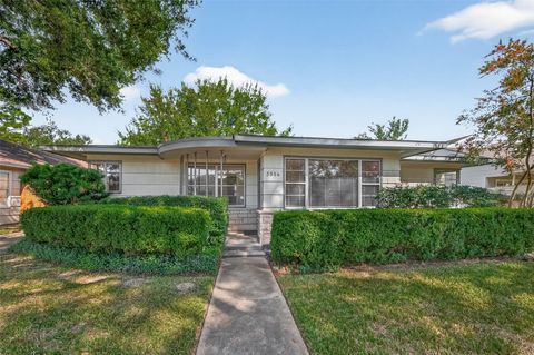Photo of 3314 Westridge Street, Houston, TX 77025 (MLS # 11515760)