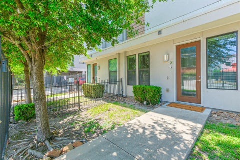Photo of 2401 Crawford Street #C1B, Houston, TX 77004 (MLS # 31811337)