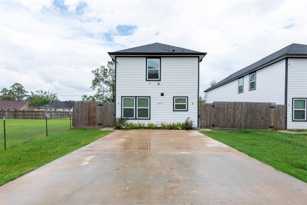 Photo of 8635 Sunderland Road, Houston, TX 77028 (MLS # 6515369)