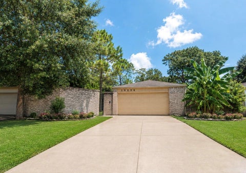 Photo of 16034 Glen Mar Drive, Houston, TX 77082 (MLS # 21210775)