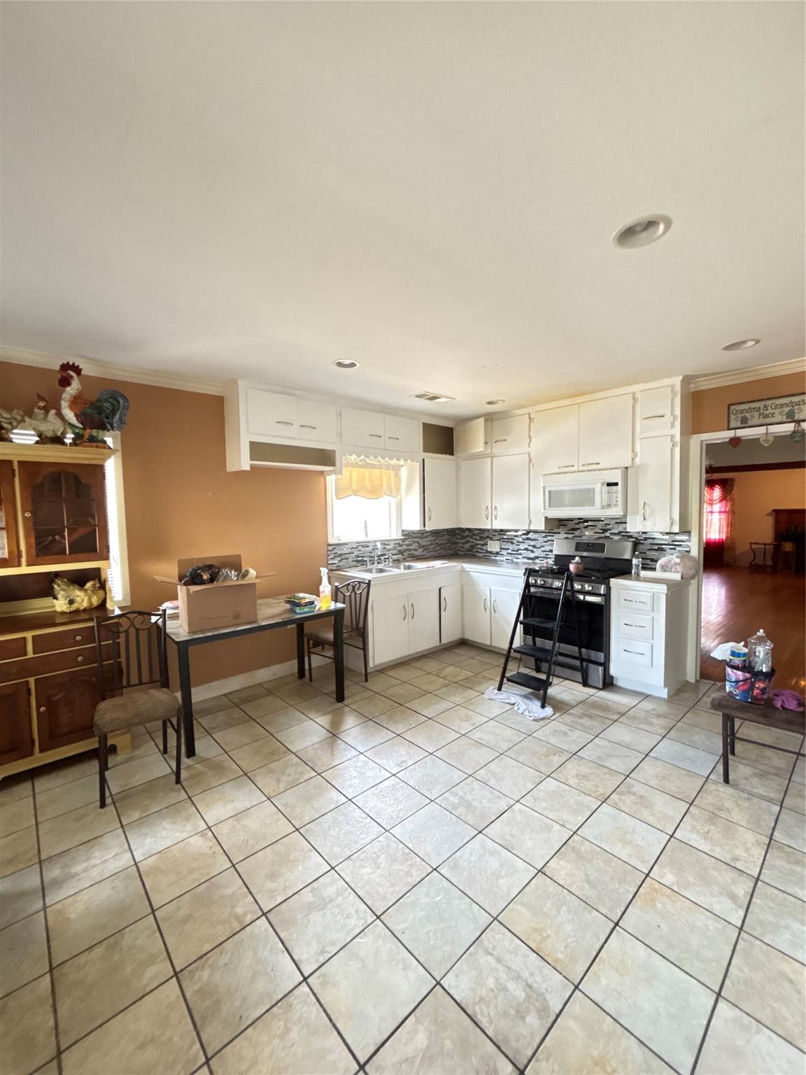203 W Park Lane