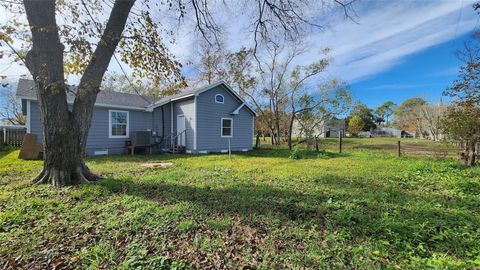 Homes For Rent - 5701 County Road 288 #7<br/> Angleton, TX 77515