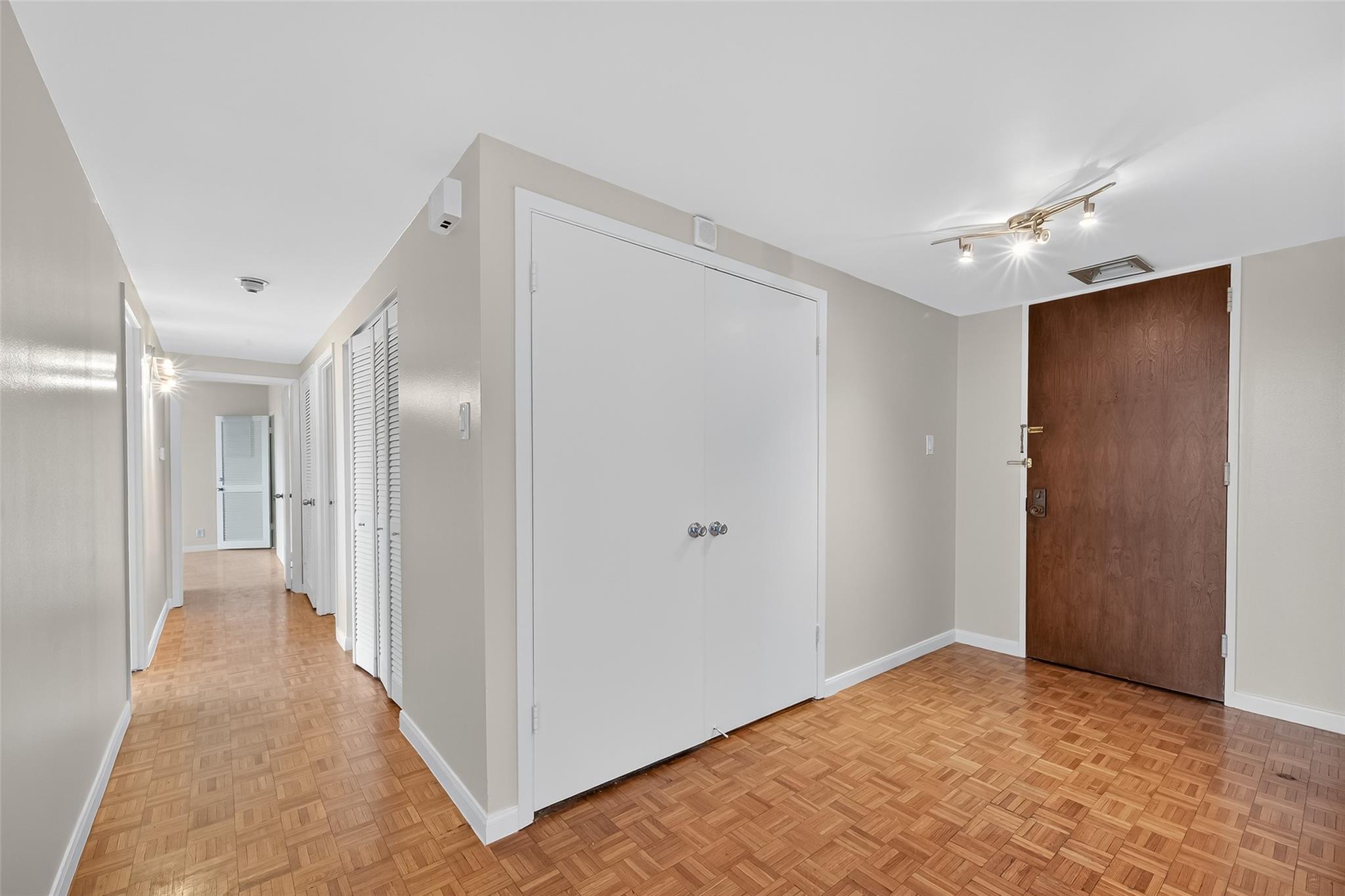 5001 Woodway Drive 1804