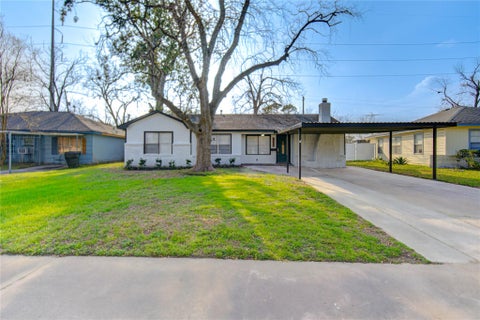 Photo of 4117 Pinon Drive, Houston, TX 77092 (MLS # 31880031)