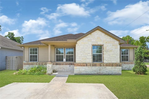 Photo of 501 11th Street, South Houston, TX 77587 (MLS # 23731865)