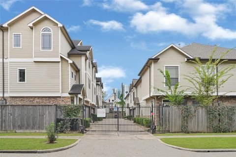 Photo of 2414 Calumet Street #B, Houston, TX 77004 (MLS # 15085533)