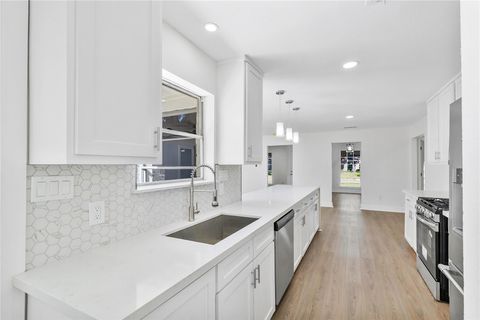 Tiny photo for 10314 Sageplum Drive, Houston, TX 77089 (MLS # 221846)