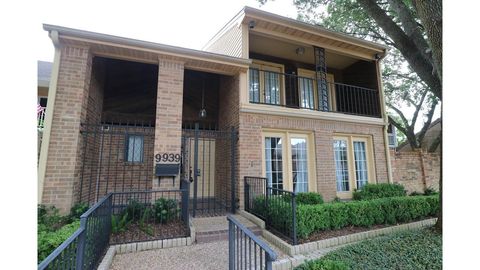 Photo of 9939 Kemp Forest Drive, Houston, TX 77080 (MLS # 25988199)