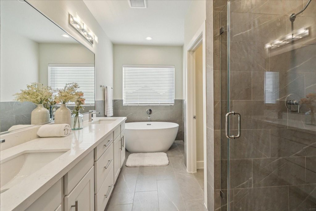 Photo of 2304 Kolbe Cold Springs Lane, Houston, TX 77055 (MLS # 40068598)