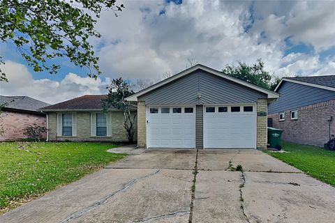 Photo of 6915 Renfro Drive, Richmond, TX 77469 (MLS # 32976981)