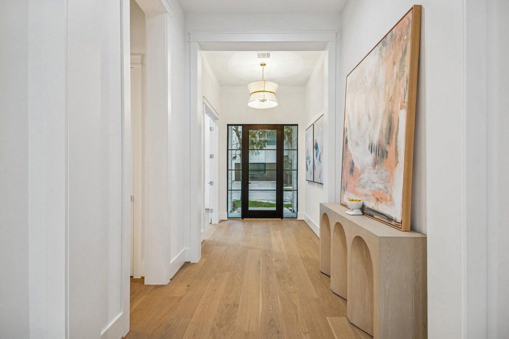 Photo of 1204 W Drew Street, Houston, TX 77006 (MLS # 32517606)