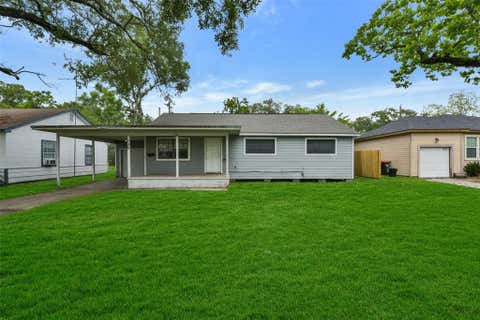 Photo of 708 E Republic Avenue, Baytown, TX 77520 (MLS # 9067282)