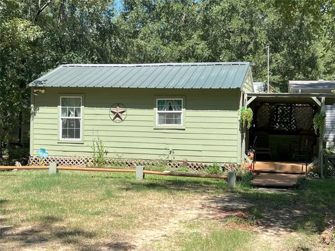 Photo of 204 Knottypine, Livingston, TX 77351 (MLS # 14205574)