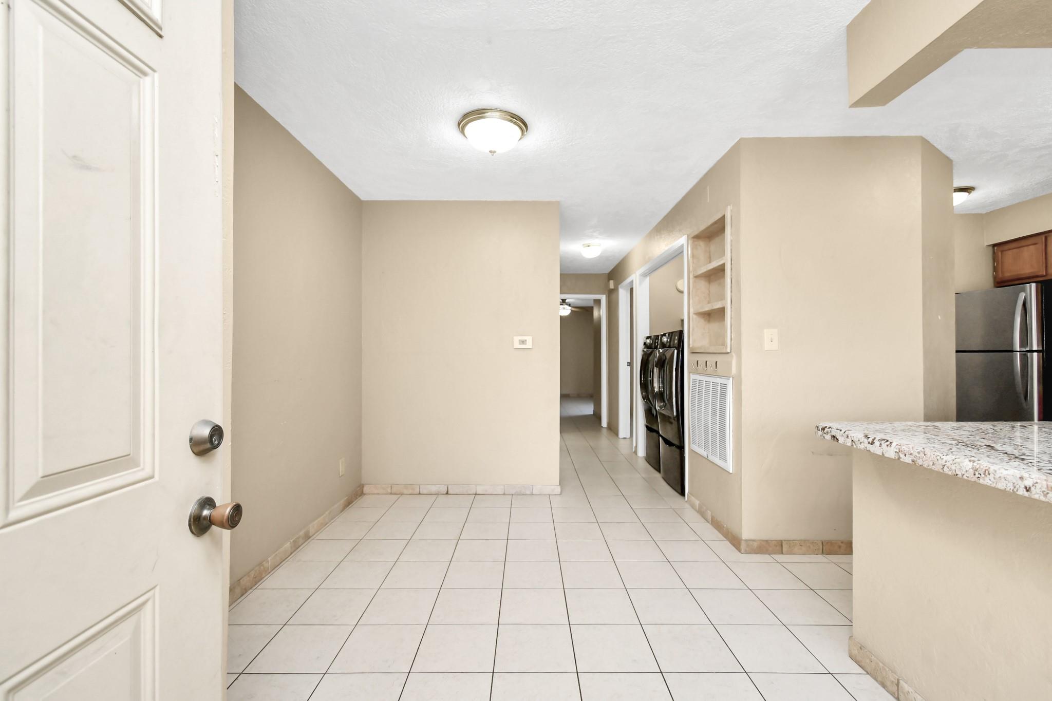 2501 Gulf Freeway 250D