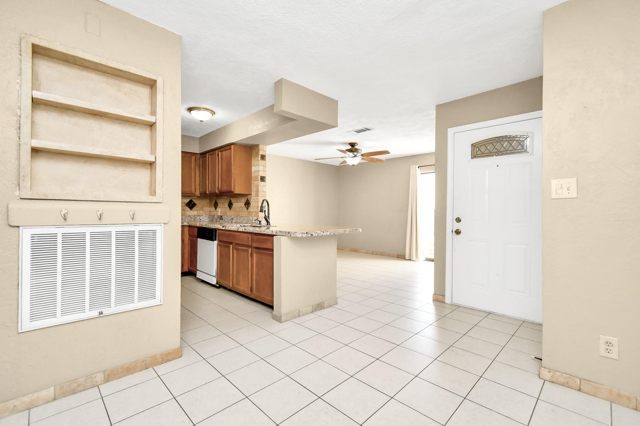 2501 Gulf Freeway 250D