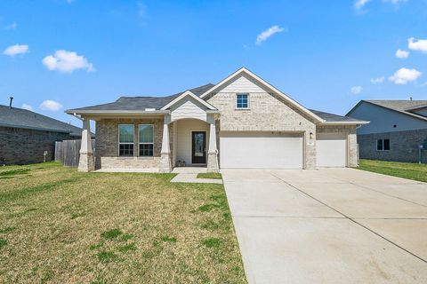 Photo of 418 Wellshire Drive, West Columbia, TX 77486 (MLS # 12614021)