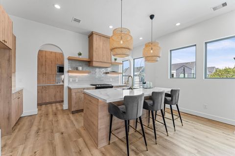 Photo of 1122 W 17th Street #D, Houston, TX 77008 (MLS # 57916930)