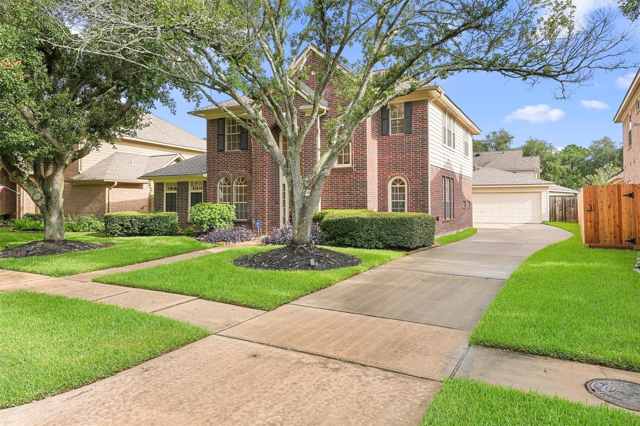 22910 Fairleaf Circle