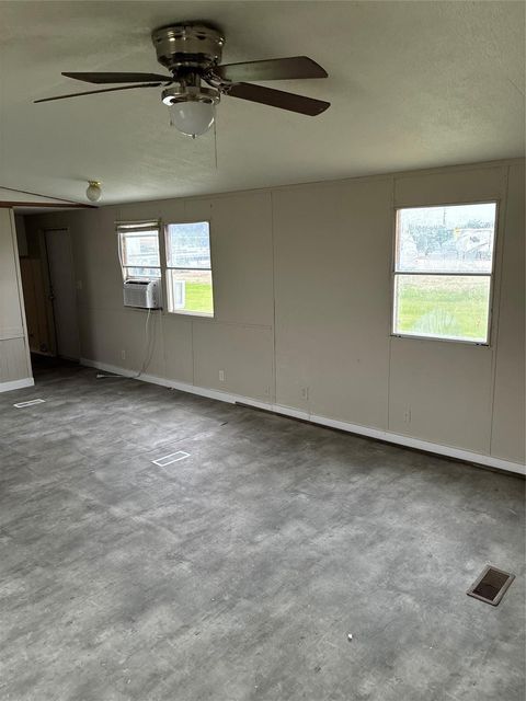 Tiny photo for 6977 Leann Lane, Wallis, TX 77485 (MLS # 95271420)