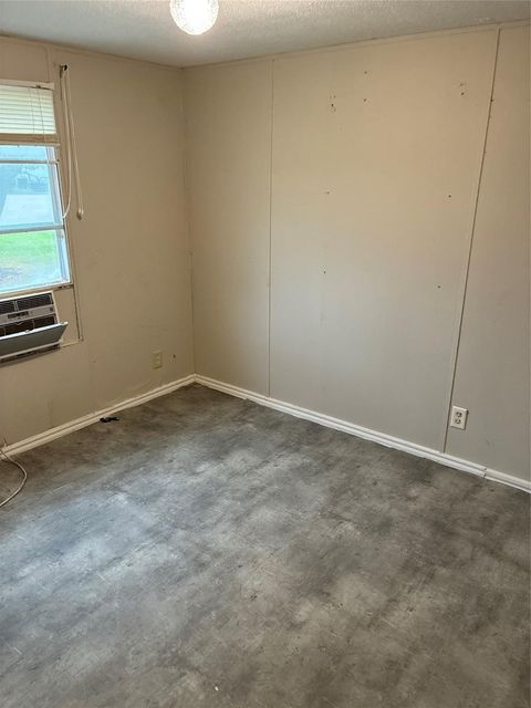 Tiny photo for 6977 Leann Lane, Wallis, TX 77485 (MLS # 95271420)