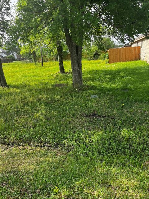 Photo of 302 Manor Avenue, Arcola, TX 77583 (MLS # 95651460) Photo of 302 Manor Avenue, Arcola, TX 77583 (MLS # 95651460)
