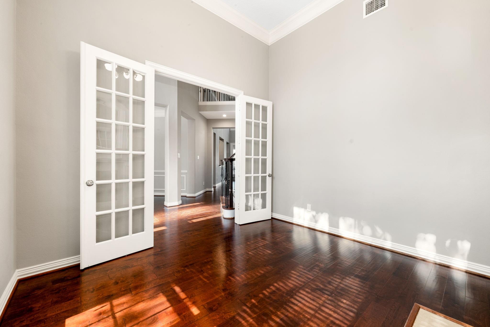 2806 Dixon Drive