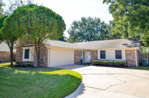 Photo of 3135 Apple Drive, Missouri City, TX 77459 (MLS # 56042999) Photo of 3135 Apple Drive, Missouri City, TX 77459 (MLS # 56042999)