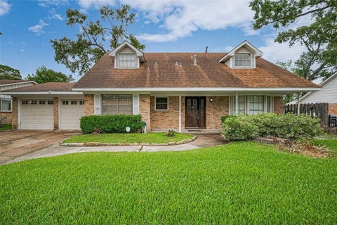 Homes For Sale - 13351 Oak Leaf Lane<br/> Houston, TX 77015