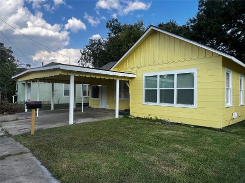 Photo of 1018 N 2nd Street, Baytown, TX 77520 (MLS # 82854231)