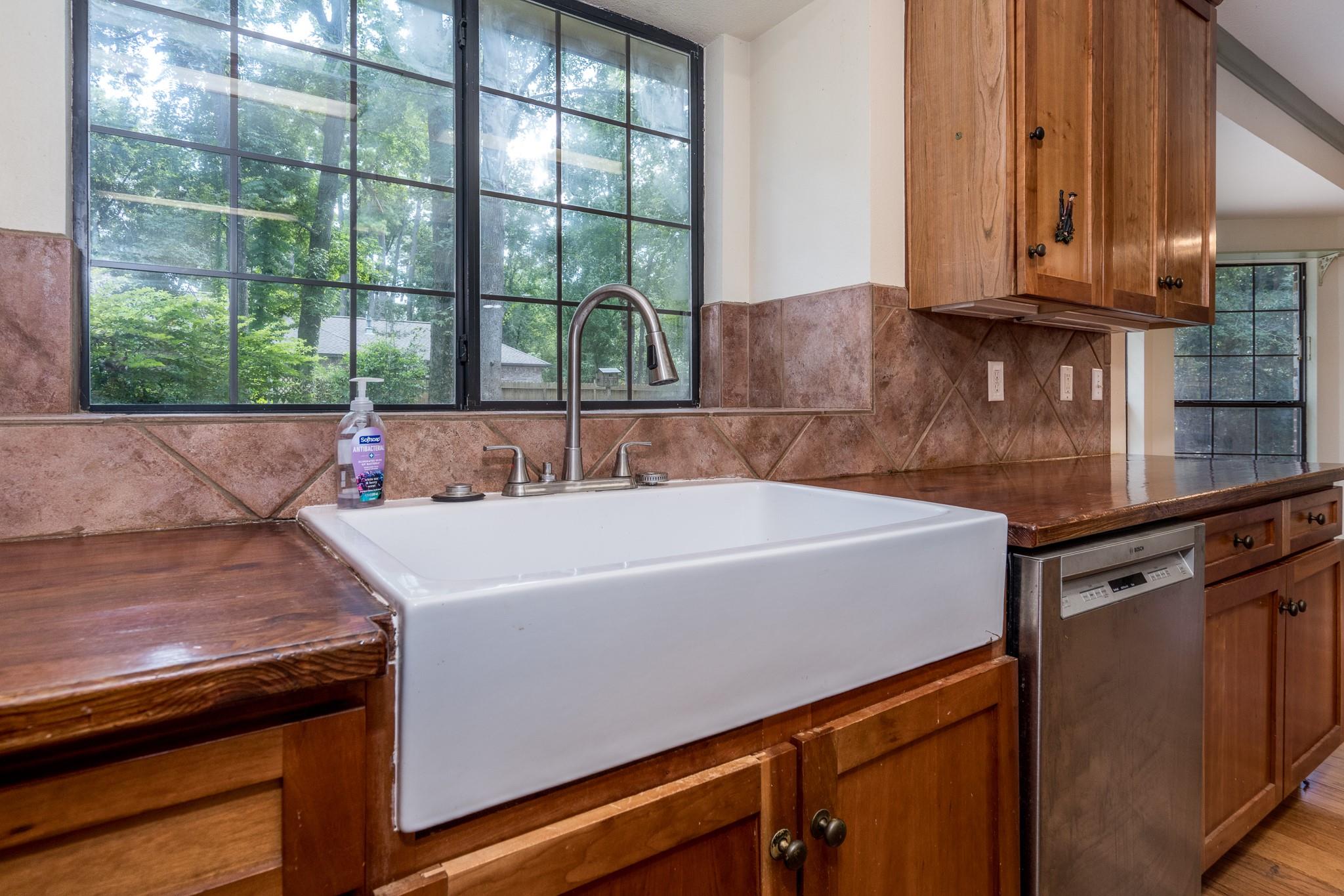 31511 Helen Lane