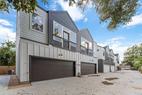 4713 Mallow Street C/D Houston TX 77033