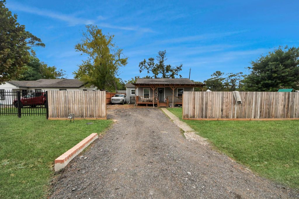 Photo of 8125 Darlington Drive, Houston, TX 77028 (MLS # 40828358)