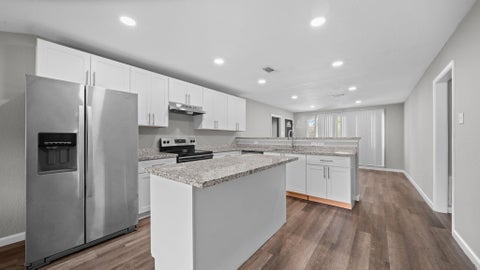Photo of 5242 Greylog Drive, Houston, TX 77048 (MLS # 74224268)