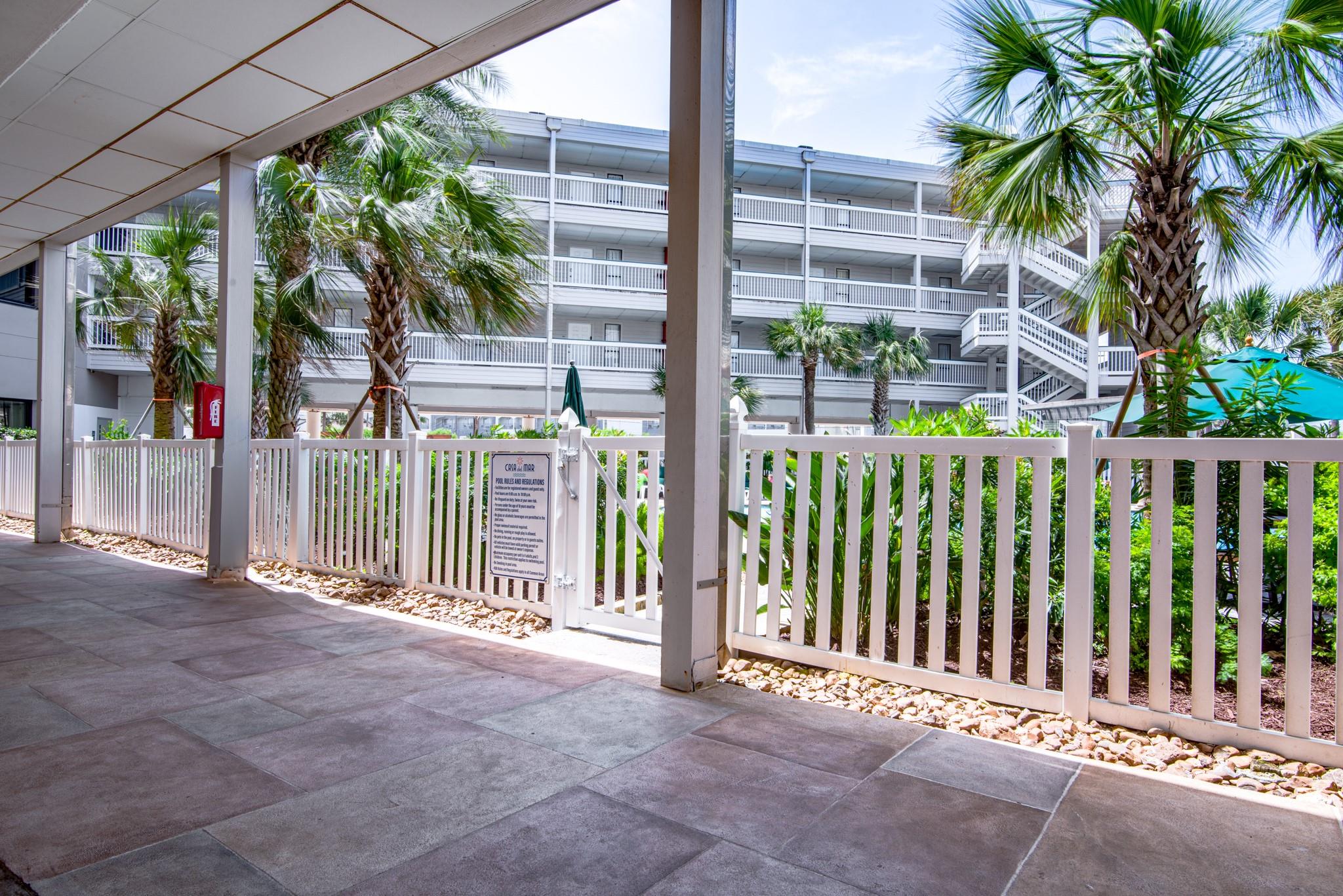 6102 Seawall Boulevard 215