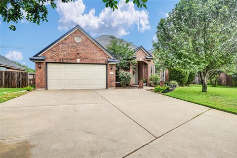Photo of 123 Jamestown Avenue, Clute, TX 77531 (MLS # 98796312)